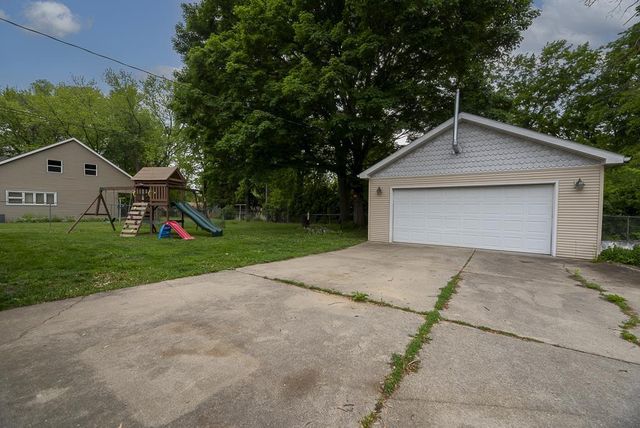 2610 E Hill Road, Beloit, WI 53511
