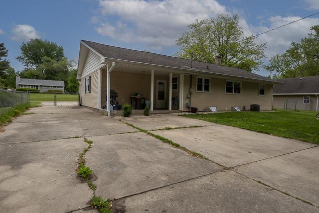 2610 E Hill Road, Beloit, WI 53511
