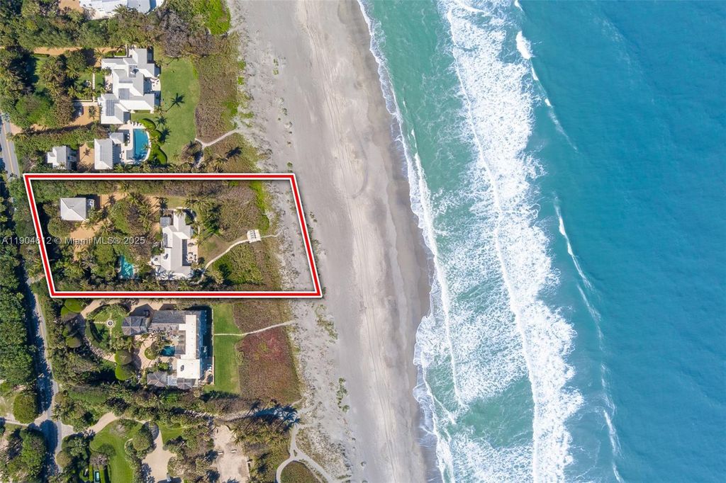 Image 1 of property listing at 247 S Beach Rd, Jupiter Island, FL 33455