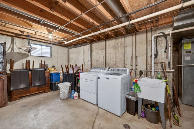 1007 Leawood Drive, Joliet, IL 60431