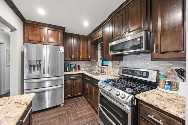 8822 Koala Drive, Houston, TX 77061