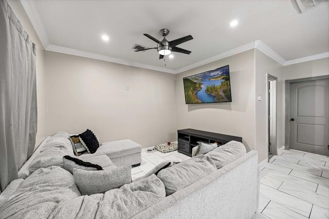 8822 Koala Drive, Houston, TX 77061