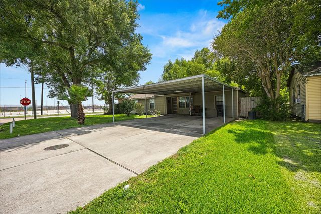 8822 Koala Drive, Houston, TX 77061