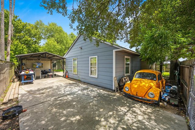 8822 Koala Drive, Houston, TX 77061
