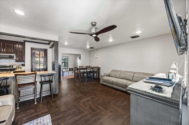 8822 Koala Drive, Houston, TX 77061