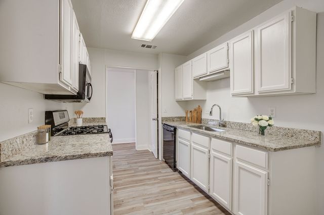 4713 Breezy Hill Street, Midlothian, TX 76065