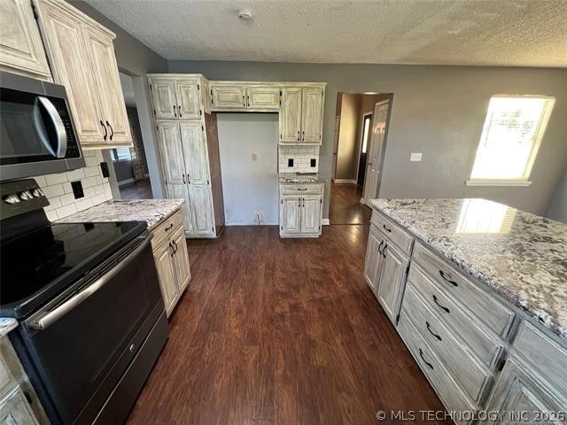 911 N Ponca Drive, Cleveland, OK 74020