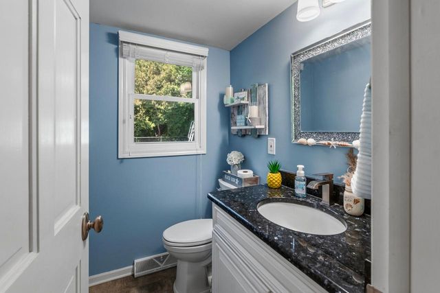 777 Pine DRIVE, West Bend, WI 53095