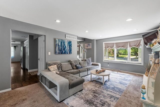 777 Pine DRIVE, West Bend, WI 53095