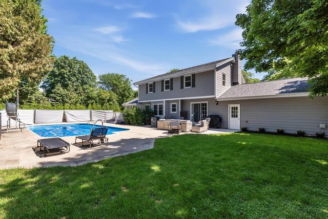 777 Pine DRIVE, West Bend, WI 53095