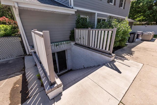 777 Pine DRIVE, West Bend, WI 53095