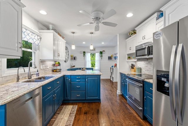 777 Pine DRIVE, West Bend, WI 53095