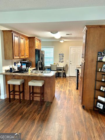 211 Twinn Lakes Drive, Baxley, GA 31513