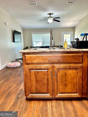 211 Twinn Lakes Drive, Baxley, GA 31513