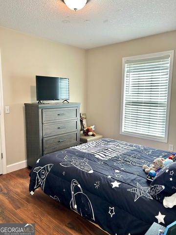 211 Twinn Lakes Drive, Baxley, GA 31513