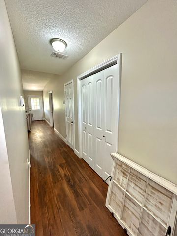 211 Twinn Lakes Drive, Baxley, GA 31513