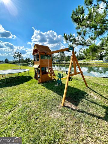 211 Twinn Lakes Drive, Baxley, GA 31513