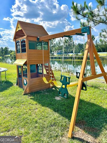 211 Twinn Lakes Drive, Baxley, GA 31513