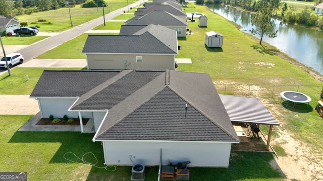 211 Twinn Lakes Drive, Baxley, GA 31513