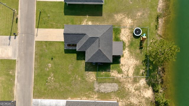 211 Twinn Lakes Drive, Baxley, GA 31513
