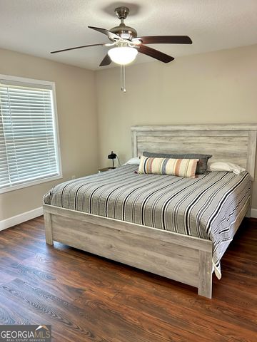 211 Twinn Lakes Drive, Baxley, GA 31513