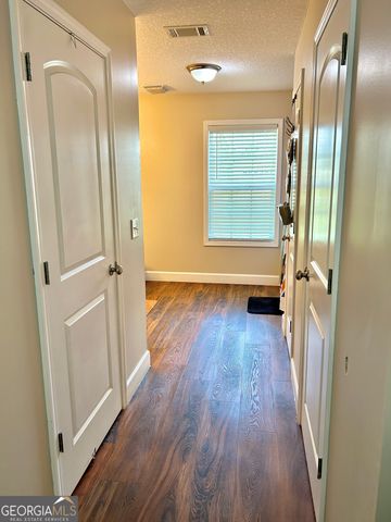 211 Twinn Lakes Drive, Baxley, GA 31513