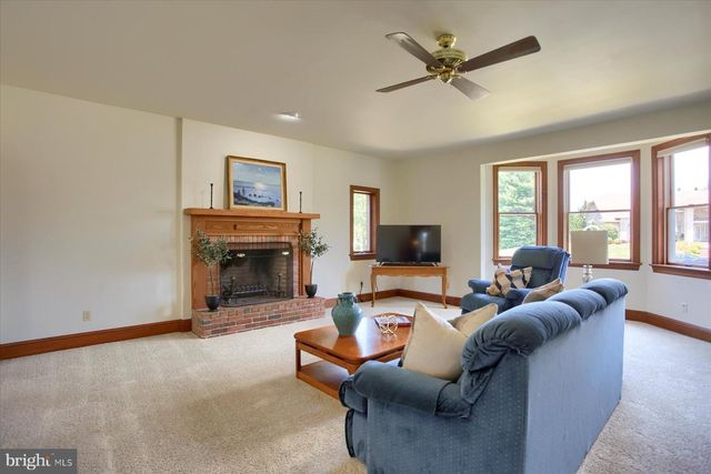 324 W ORCHARD DR, Palmyra, PA 17078