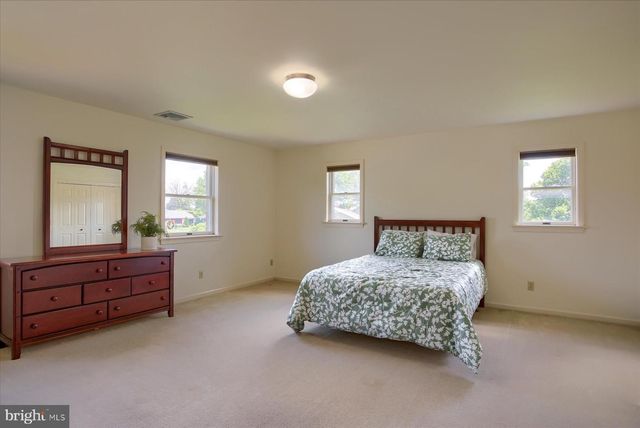 324 W ORCHARD DR, Palmyra, PA 17078