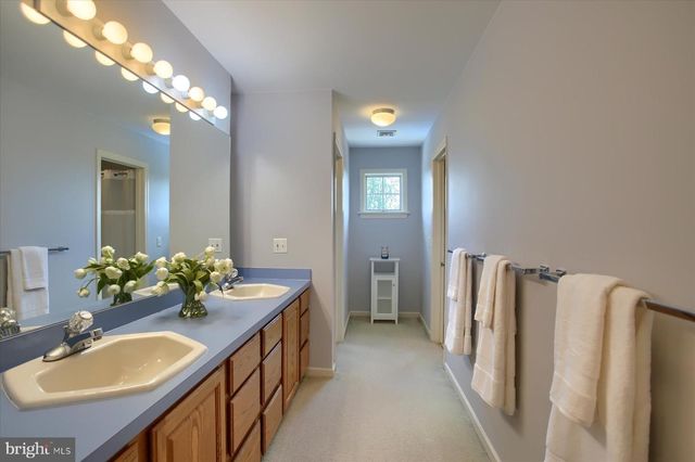 324 W ORCHARD DR, Palmyra, PA 17078