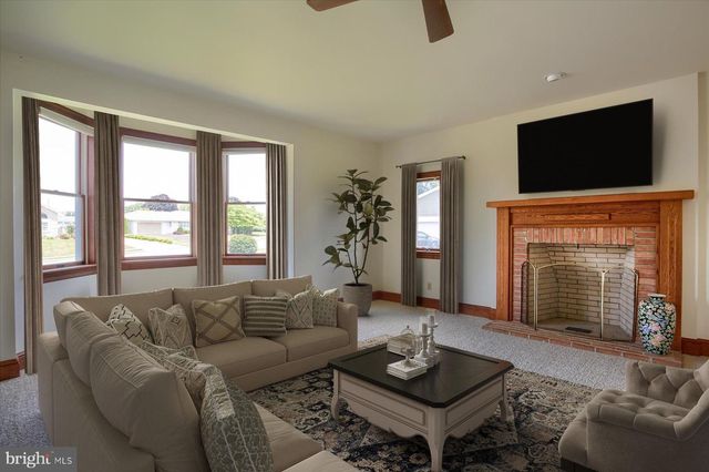 324 W ORCHARD DR, Palmyra, PA 17078