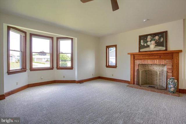 324 W ORCHARD DR, Palmyra, PA 17078