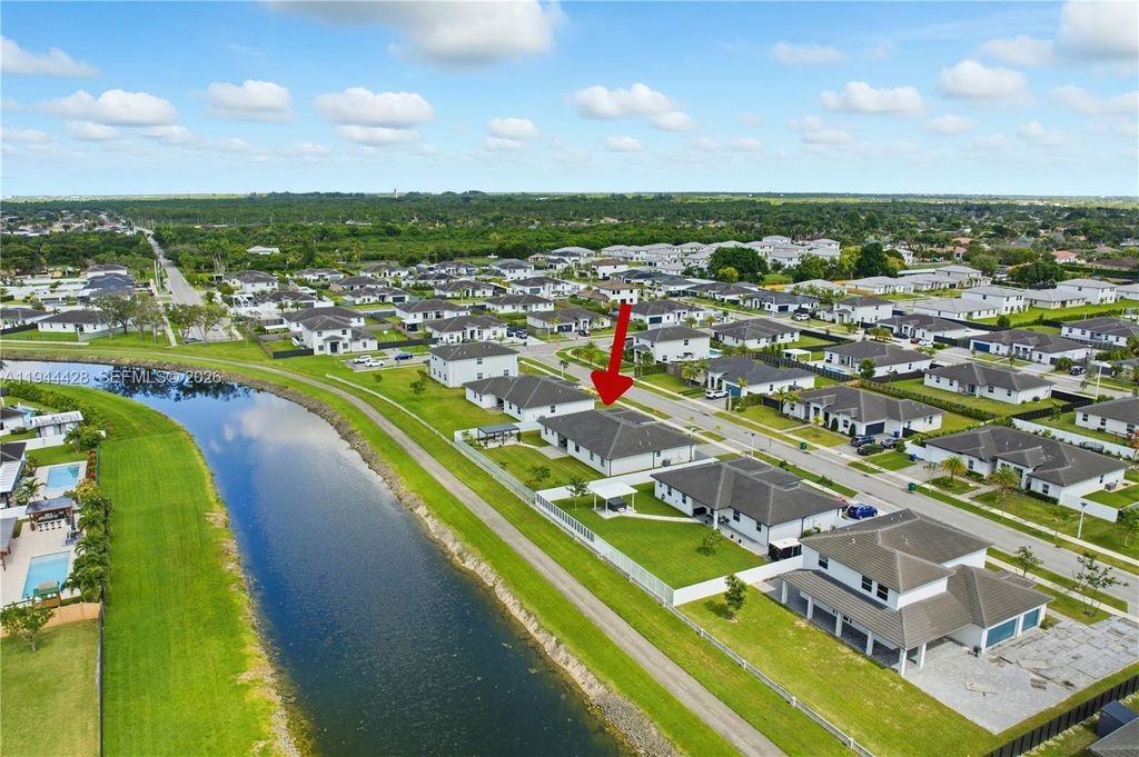 19080 SW 133RD CT, Miami, FL 33177