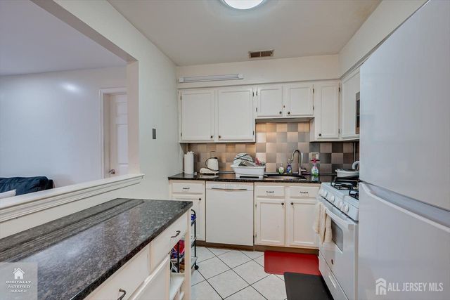 525 Waterford Drive, Edison, NJ 08817
