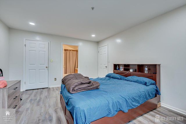 525 Waterford Drive, Edison, NJ 08817