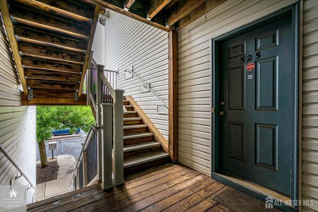 525 Waterford Drive, Edison, NJ 08817