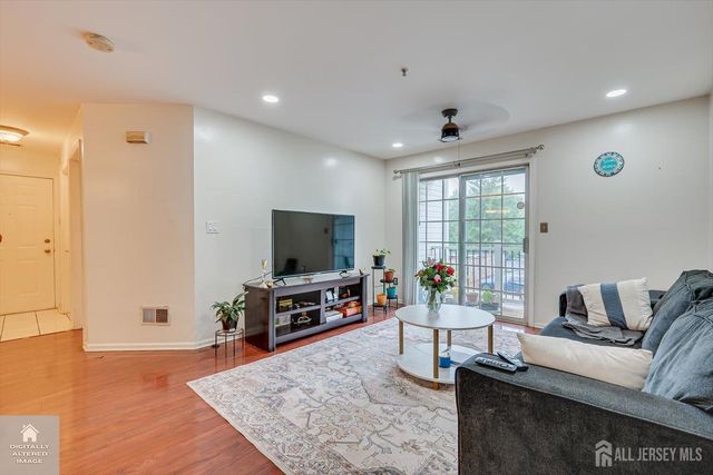 525 Waterford Drive, Edison, NJ 08817