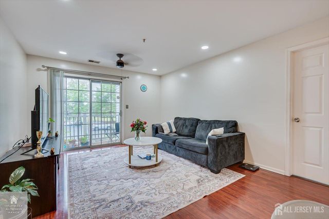 525 Waterford Drive, Edison, NJ 08817