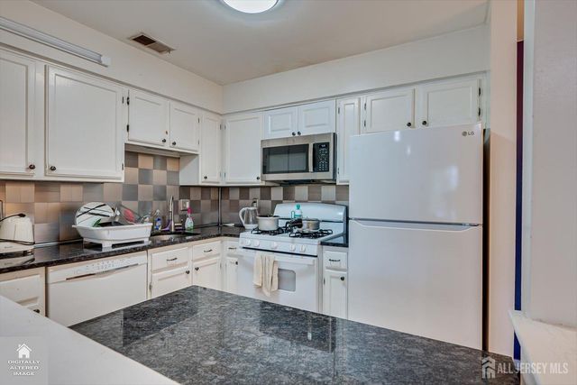 525 Waterford Drive, Edison, NJ 08817