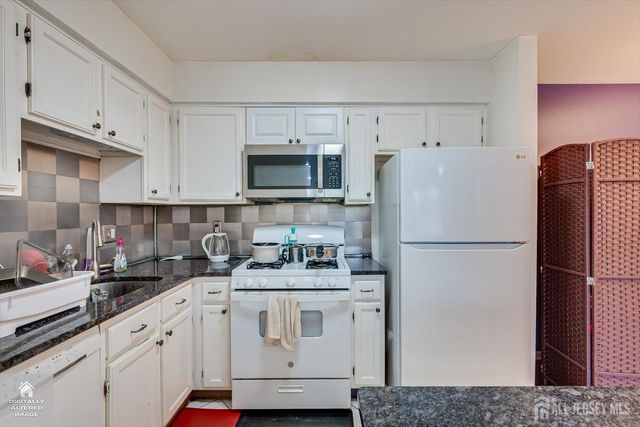 525 Waterford Drive, Edison, NJ 08817