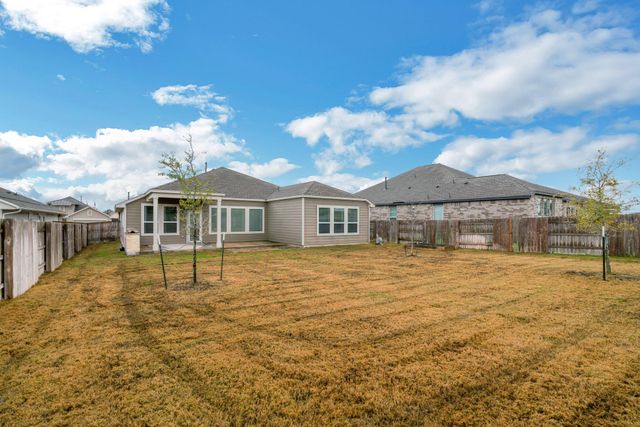 104 Joseph Hawkins LN, Bastrop, TX 78602