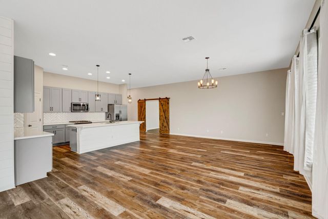 104 Joseph Hawkins LN, Bastrop, TX 78602