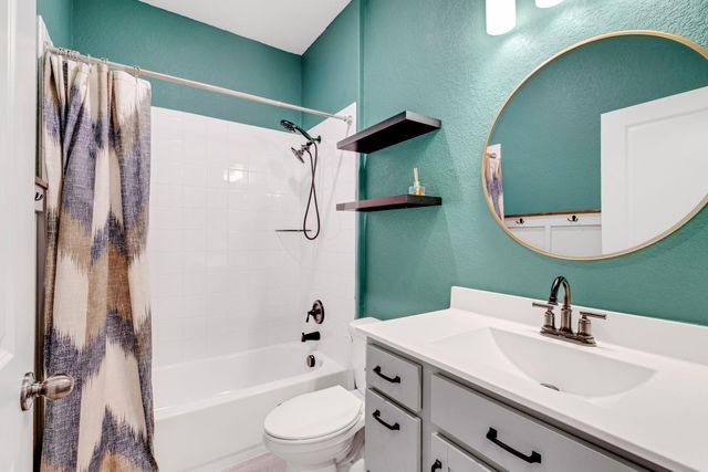 104 Joseph Hawkins LN, Bastrop, TX 78602