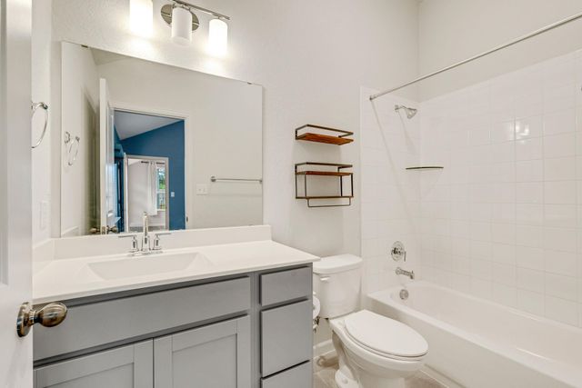 104 Joseph Hawkins LN, Bastrop, TX 78602