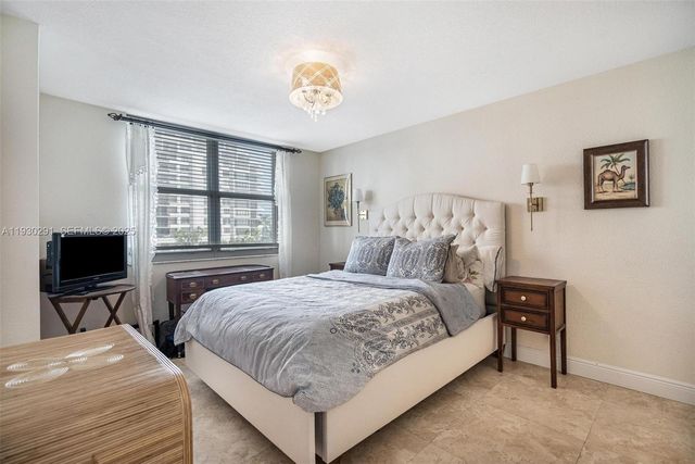 770 Claughton Island Dr 503, Miami, FL 33131