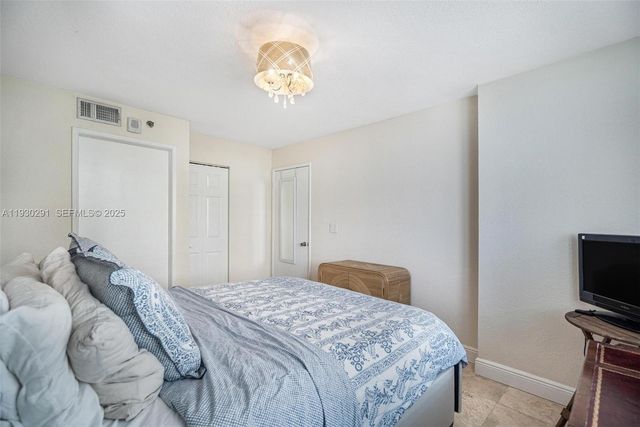 770 Claughton Island Dr 503, Miami, FL 33131