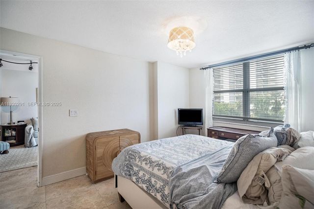 770 Claughton Island Dr 503, Miami, FL 33131