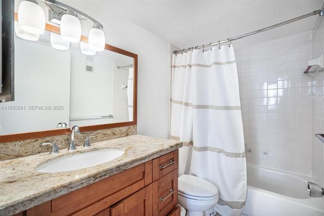 770 Claughton Island Dr 503, Miami, FL 33131