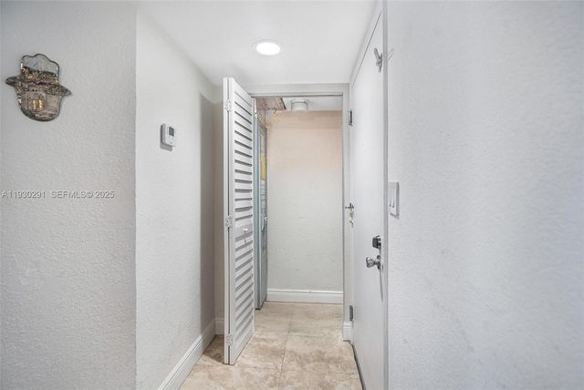 770 Claughton Island Dr 503, Miami, FL 33131