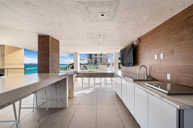 770 Claughton Island Dr 503, Miami, FL 33131