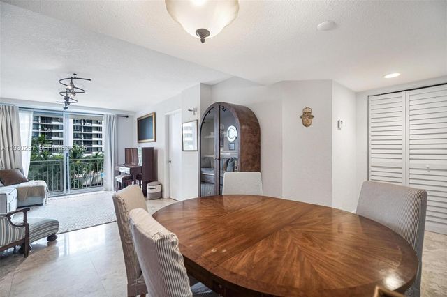 770 Claughton Island Dr 503, Miami, FL 33131